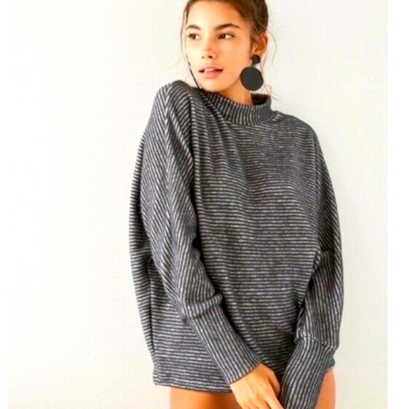 URBAN OUTFITTERS OUT FROM UNDER BLACK WHITE STRIPED SWEATER GREAT CONDITION (M)